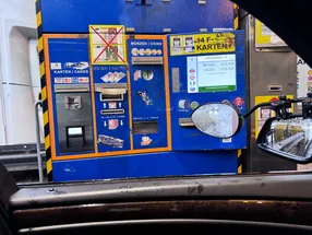 ASFINAG toll payment machine at HMS Rosenbach showing €8.20 fee, accepting cards, coins and notes for Austrian Streckenmaut